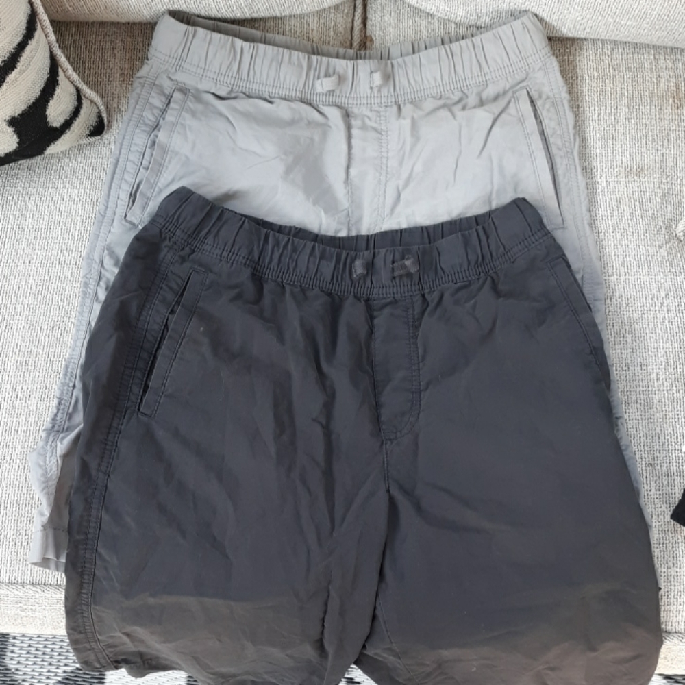 🛑SOLD🛑2 Pairs of Boys XL shorts